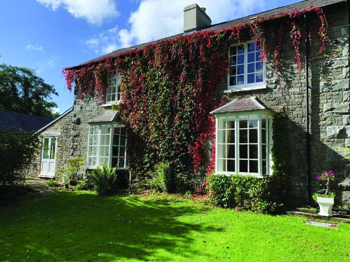 Pontyclerc Farm House Bed And Breakfast Ammanford Kültér fotó