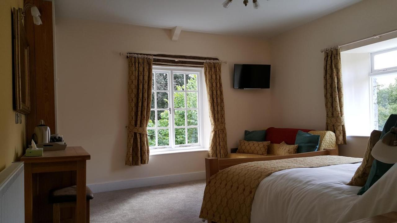 Pontyclerc Farm House Bed And Breakfast Ammanford Kültér fotó