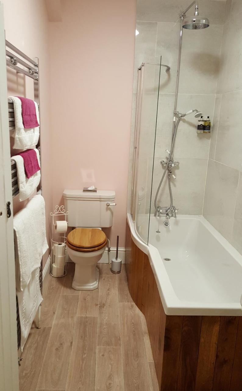 Pontyclerc Farm House Bed And Breakfast Ammanford Kültér fotó