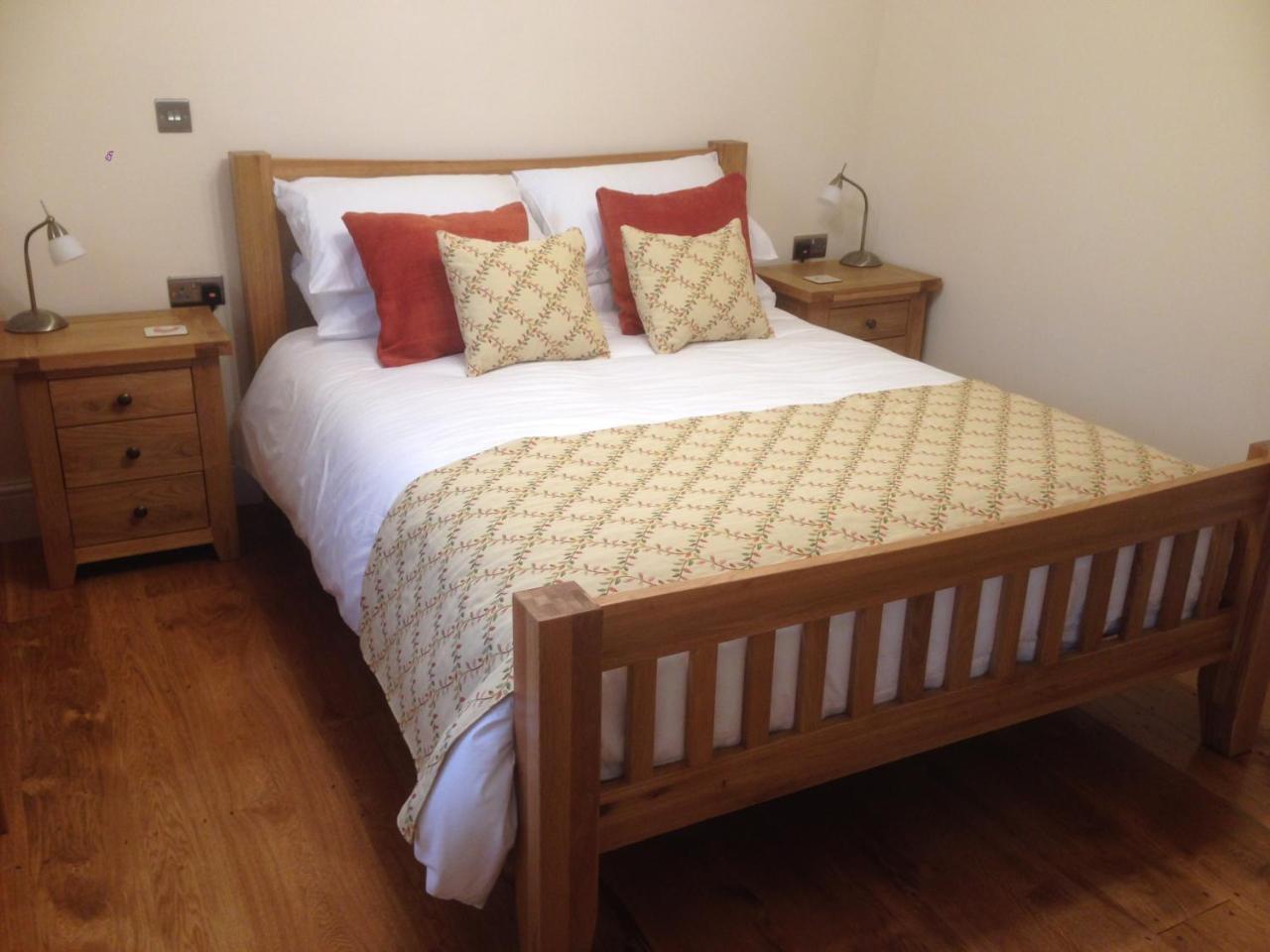 Pontyclerc Farm House Bed And Breakfast Ammanford Kültér fotó