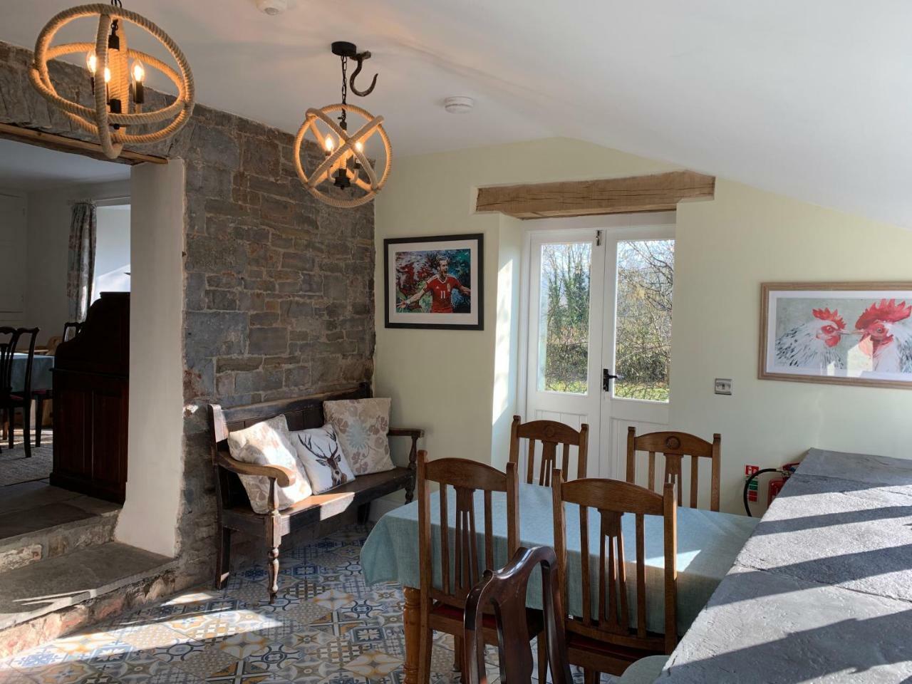 Pontyclerc Farm House Bed And Breakfast Ammanford Kültér fotó