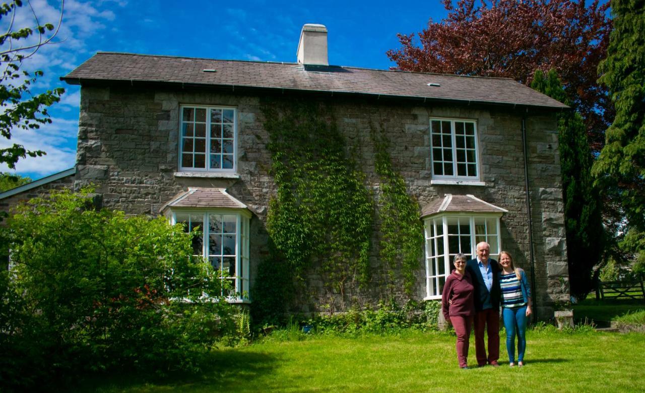 Pontyclerc Farm House Bed And Breakfast Ammanford Kültér fotó